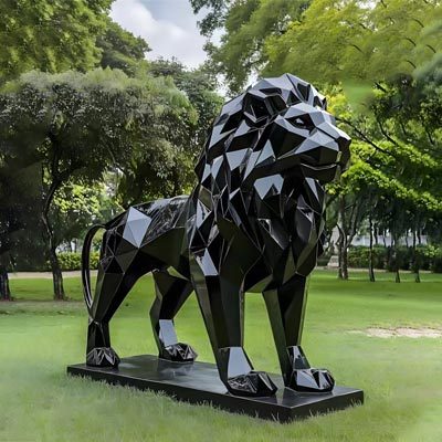 Lion-Sculpture Lion-Sculpture